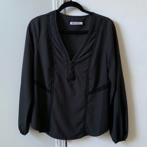 🌸 4/$40 Black V-Neck Blouse